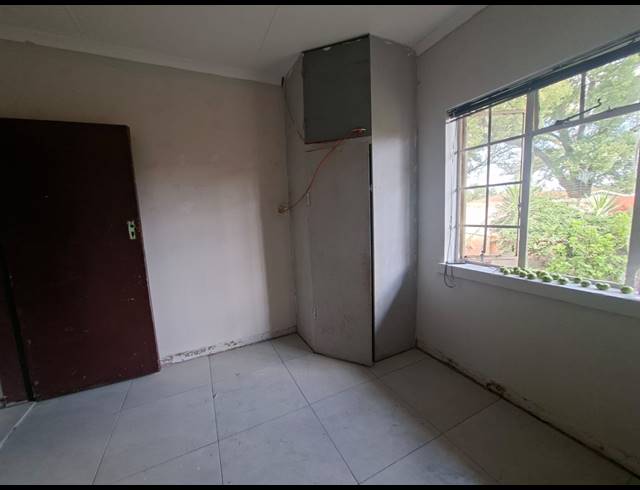 3 BEDROOM HOUSE FOR SALE IN VANDERBIJLPARK CW 1